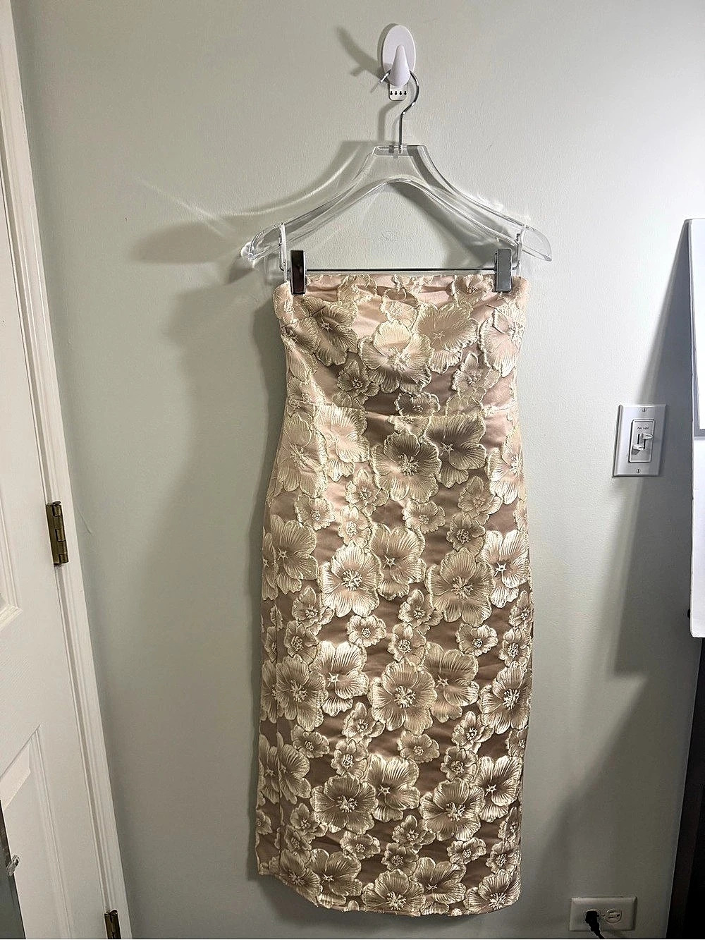 NWT Lulus Isla Champagne Floral Jacquard Strapless Midi Dress Medium